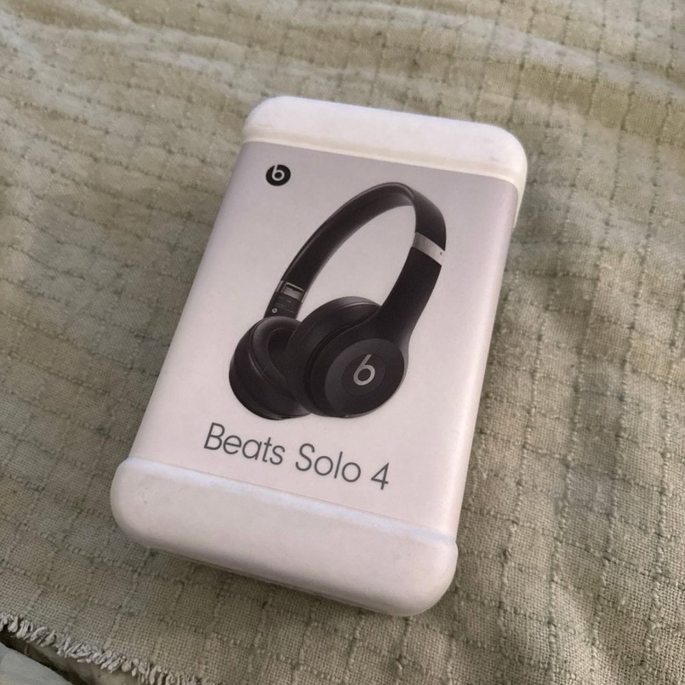 Beats by Dre Solo 4 On-Ear Headphones - Dark Gray